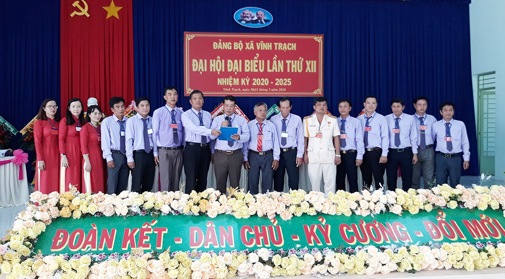 Đại hội đại biểu Đảng bộ xã Vĩnh Trạch lần thứ XII (nhiệm kỳ 2020- 2025) kết thúc thành công