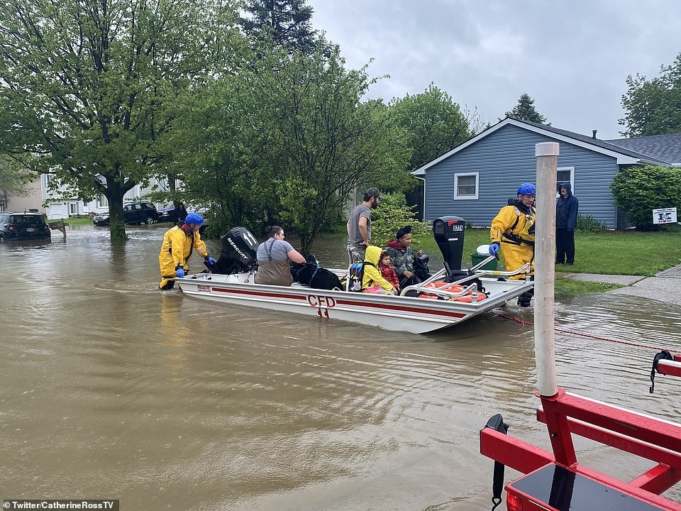 Vụ vỡ đập kinh hoàng tại Michigan, 10.000 người phải đi sơ tán