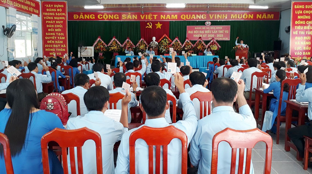 Đồng chí Đặng Thanh Bình tái đắc cử Bí thư Đảng ủy xã Hòa Bình (nhiệm kỳ 2020-2025)