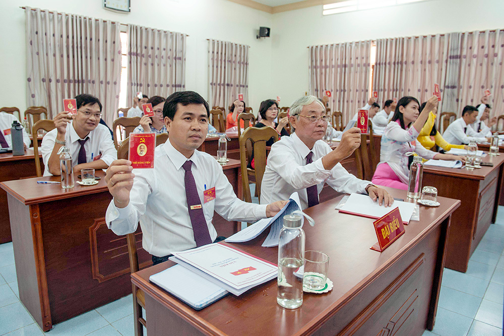 5 đồng chí được bầu vào Chi uỷ Báo An Giang