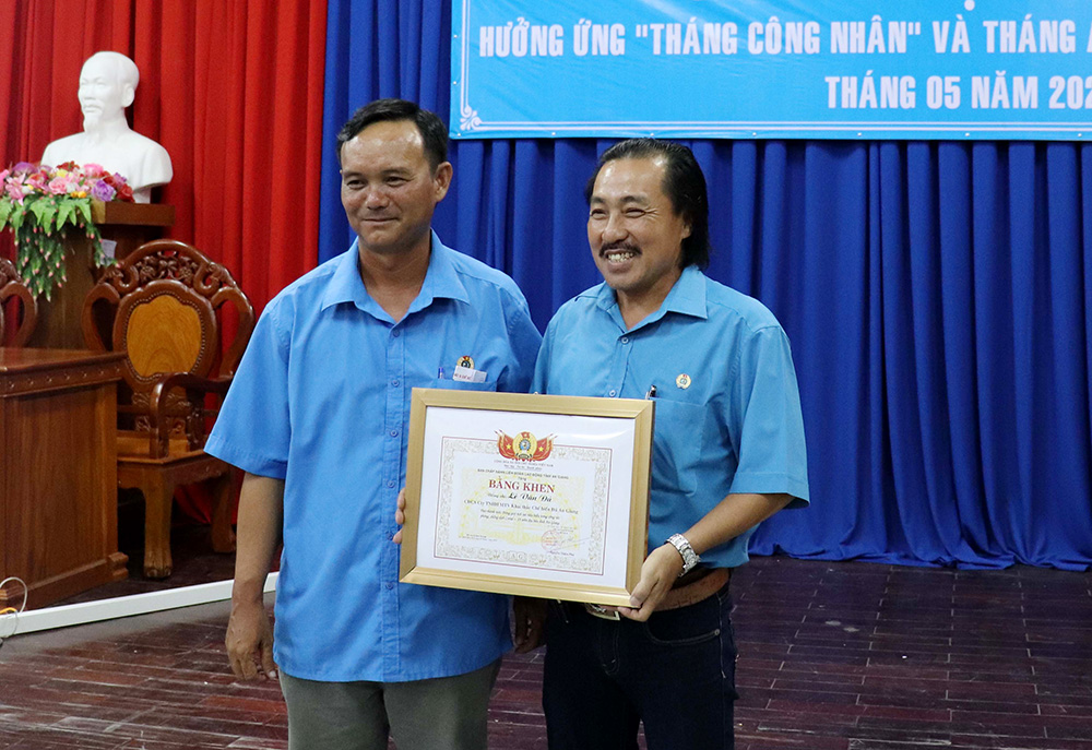 Công ty TNHH MTV Khai thác và Chế biến đá An Giang hưởng ứng Tháng Công nhân và Tháng An toàn vệ sinh lao động
