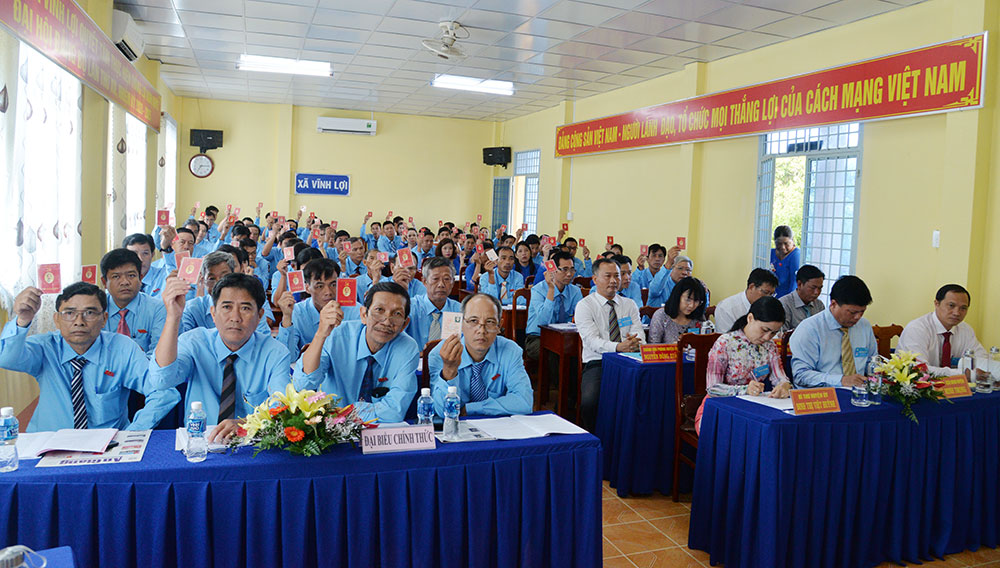 Đồng chí Trần Thị Thanh Thúy tái đắc cử Bí thư Đảng ủy xã Vĩnh Lợi khóa XII (nhiệm kỳ 2020-2025)