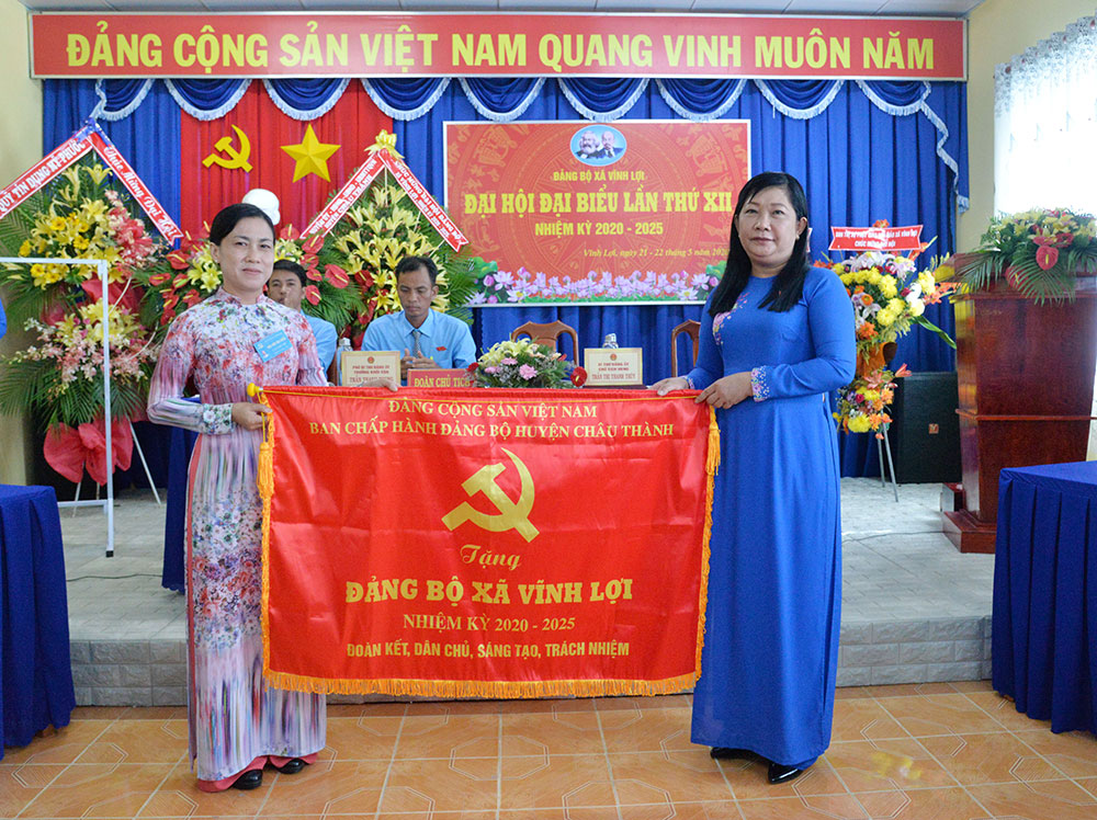 Đồng chí Trần Thị Thanh Thúy tái đắc cử Bí thư Đảng ủy xã Vĩnh Lợi khóa XII (nhiệm kỳ 2020-2025)