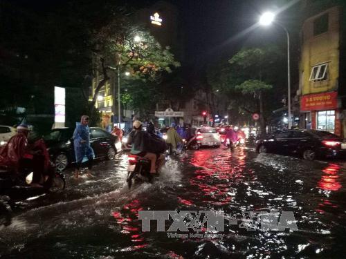 Từ chiều 22-5, Bắc Bộ và Bắc Trung Bộ có mưa dông mạnh, Hà Nội đề phòng ngập lụt