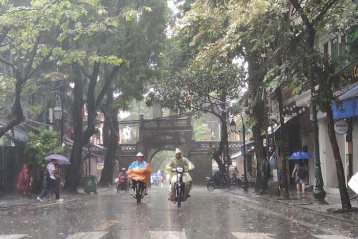 Dự báo thời tiết ngày 23-5-2020: Hà Nội mưa to, đề phòng ngập lụt