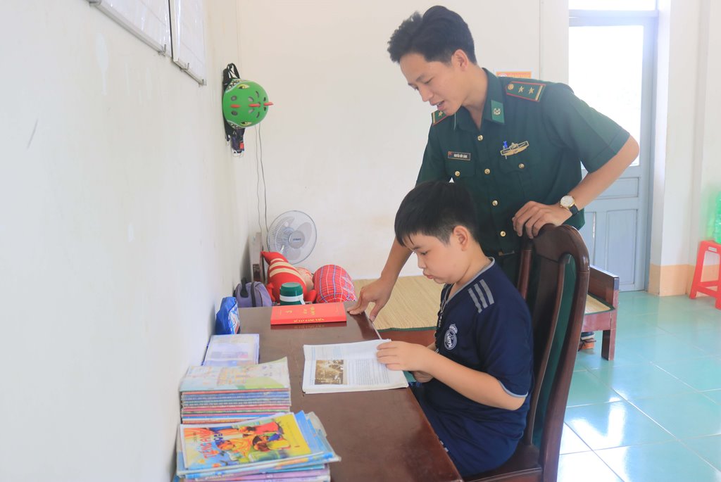 Những đứa con nuôi của Đồn Biên phòng