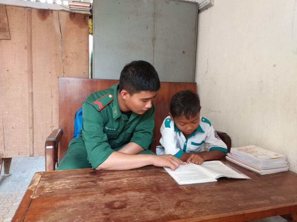 Những đứa con nuôi của Đồn Biên phòng