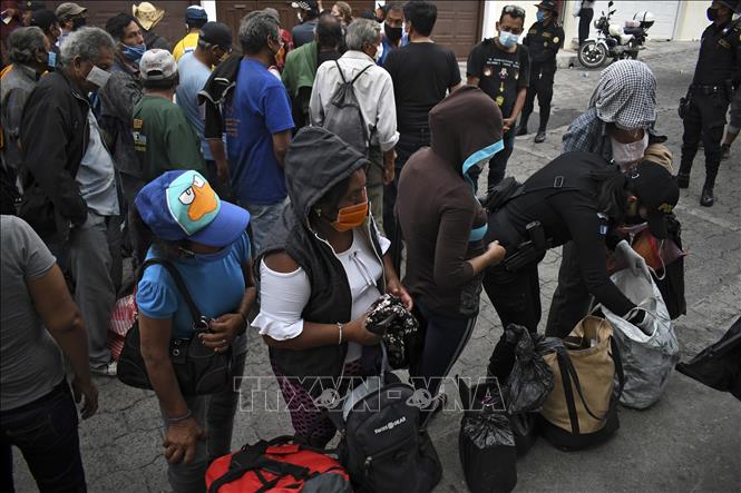 Guatemala, Honduras kéo dài lệnh giới nghiêm để ngăn chặn COVID-19