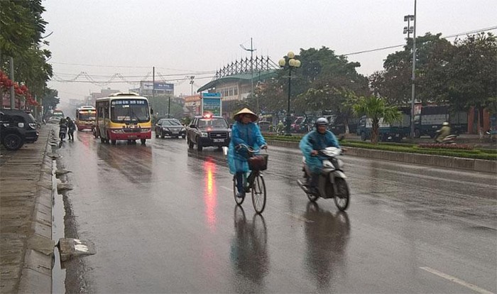Bắc Bộ có mưa, Trung Bộ nắng nóng trên diện rộng