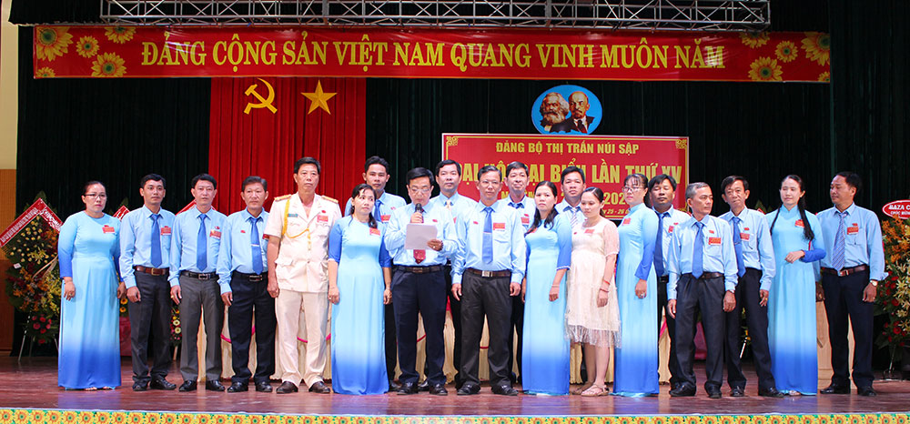 Đại hội đại biểu Đảng bộ TT. Núi Sập lần thứ XV (nhiệm kỳ 2020-2025) thành công tốt đẹp