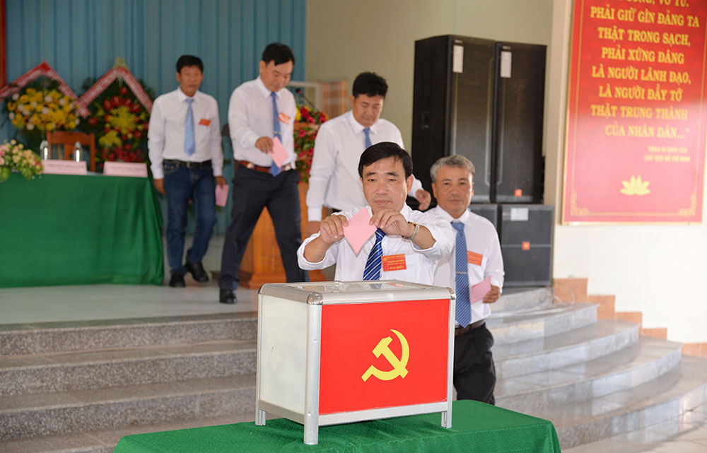 Đồng chí Nguyễn Phạm Tuấn tái đắc cử Bí thư Đảng ủy xã Vĩnh Thành khóa XI (nhiệm kỳ 2020-2025)