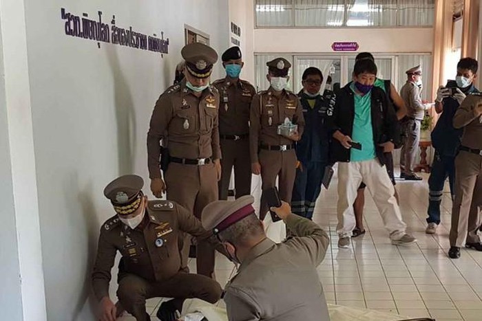 Xách súng vào đài phát thanh bắn chết 3 người rồi chờ cảnh sát bắt