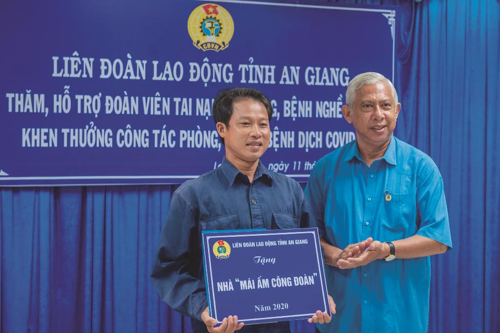 Chăm lo đoàn viên, người lao động bị ảnh hưởng dịch bệnh Covid-19