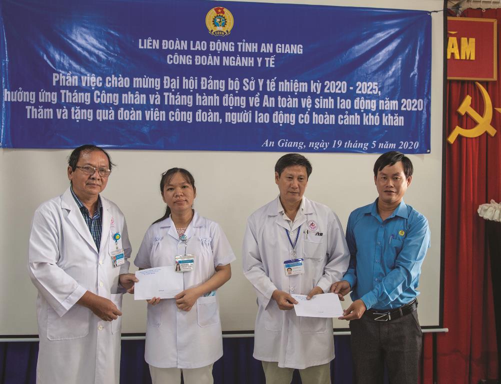 Chăm lo đoàn viên, người lao động bị ảnh hưởng dịch bệnh Covid-19