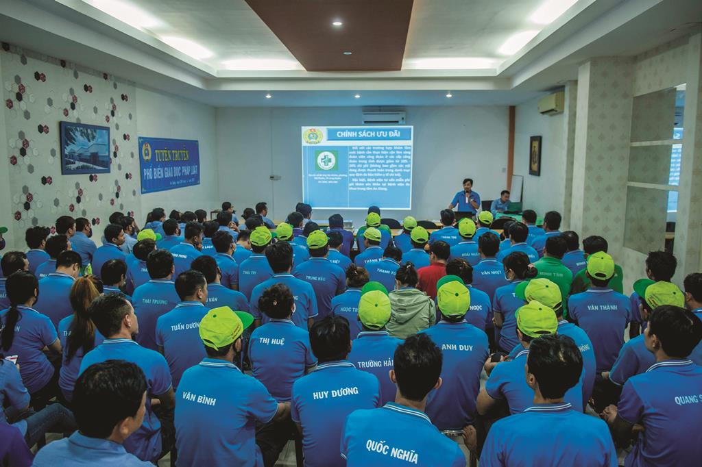 Chăm lo đoàn viên, người lao động bị ảnh hưởng dịch bệnh Covid-19