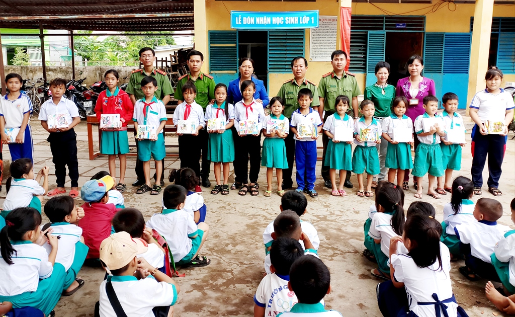 Công an huyện An Phú: Giữ vững ổn định địa bàn biên giới