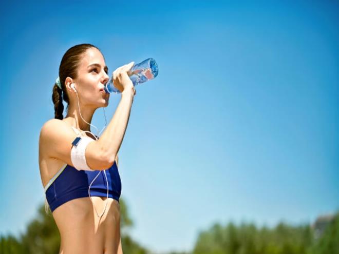 7 cách làm mát cơ thể trong ngày hè nóng nực