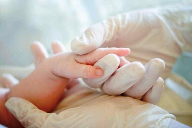 Có mối liên hệ giữa mẹ nhiễm SARS-CoV-2 và thai nhi hay không