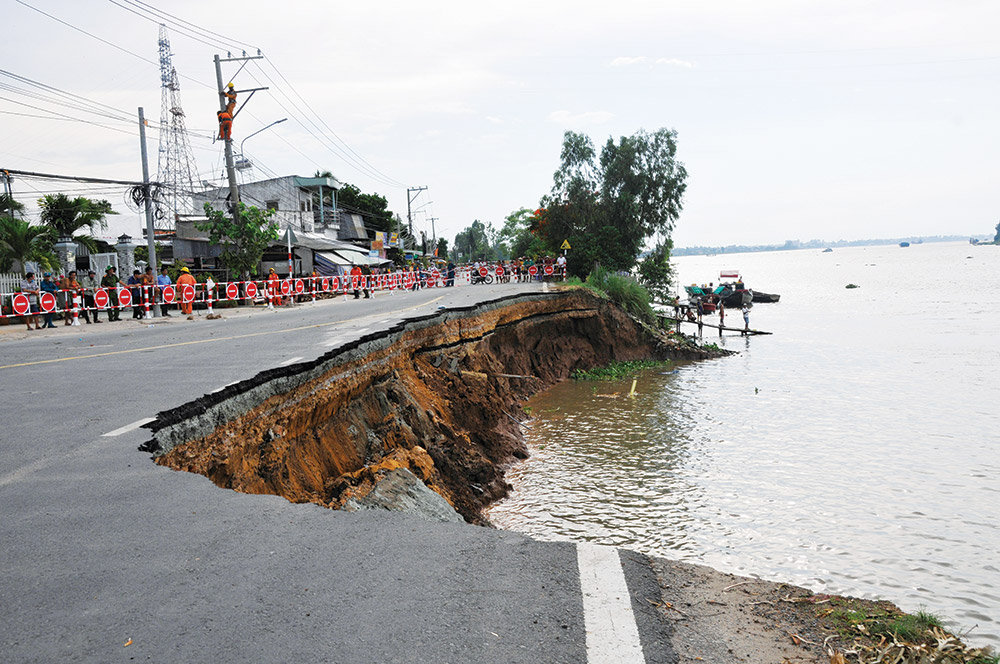 Ứng phó, khắc phục ảnh hưởng do sạt lở trên tuyến Quốc lộ 91