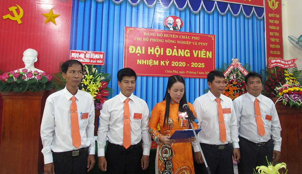 Đại hội Chi bộ Phòng Nông nghiệp và Phát triển nông thôn huyện Châu Phú (nhiệm kỳ 2020-2025)