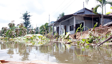 Sạt lở lại tiếp diễn