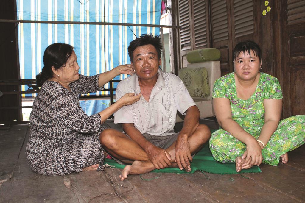 25 năm tảo tần nuôi 4 người con bị bệnh tâm thần