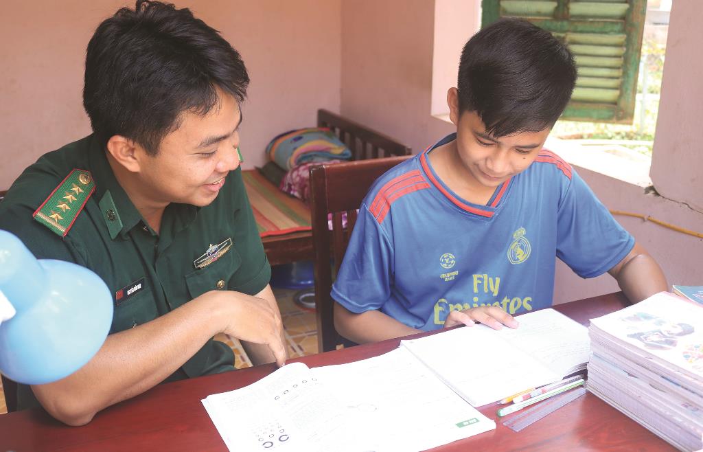 5 cậu con nuôi của Đồn Biên phòng