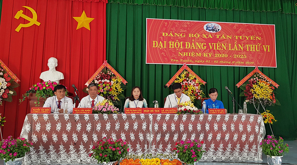 Đồng chí Trần Thị Thanh Tuyền tái đắc cử Bí thư Đảng ủy xã Tân Tuyến (nhiệm kỳ 2020-2025)