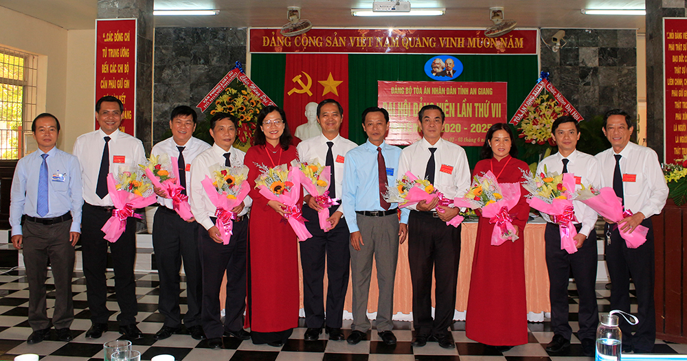 Đồng chí La Hồng tái đắc cử Bí thư Đảng ủy Tòa án nhân dân tỉnh An Giang khóa VII (nhiệm kỳ 2020-2025)