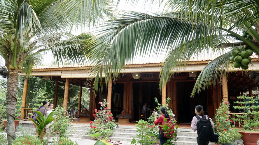 Về Vĩnh Long, khám phá du lịch sông nước miệt vườn