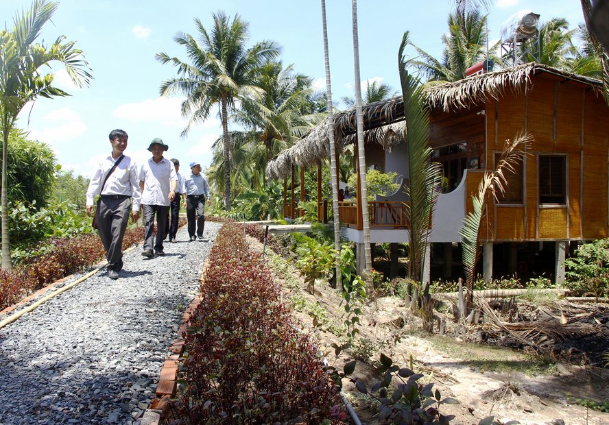 Về Vĩnh Long, khám phá du lịch sông nước miệt vườn
