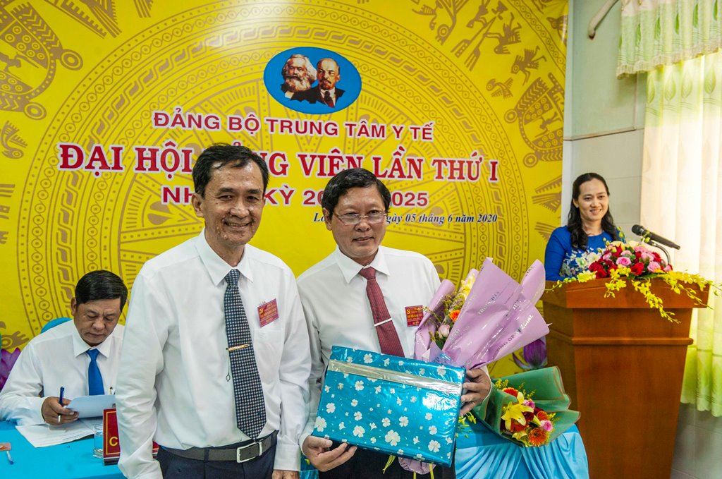 Đại hội Đảng bộ Trung tâm Y tế TP. Long Xuyên lần thứ I (nhiệm kỳ 2020- 2025)