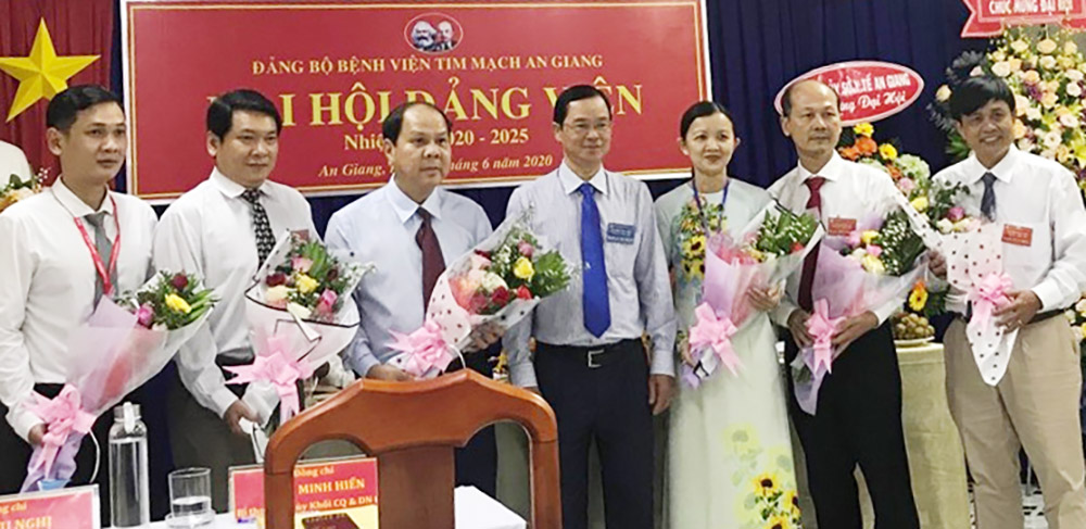 Thạc sĩ- Bác sĩ Bùi Hữu Minh Trí tái đắc cử Bí thư Đảng ủy Bệnh viện Tim mạch An Giang (nhiệm kỳ 2020-2025)
