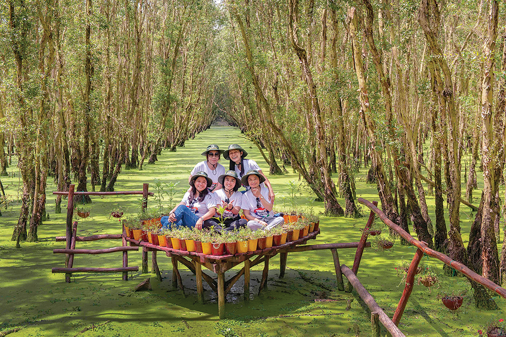 Phục hồi và phát triển ngành du lịch