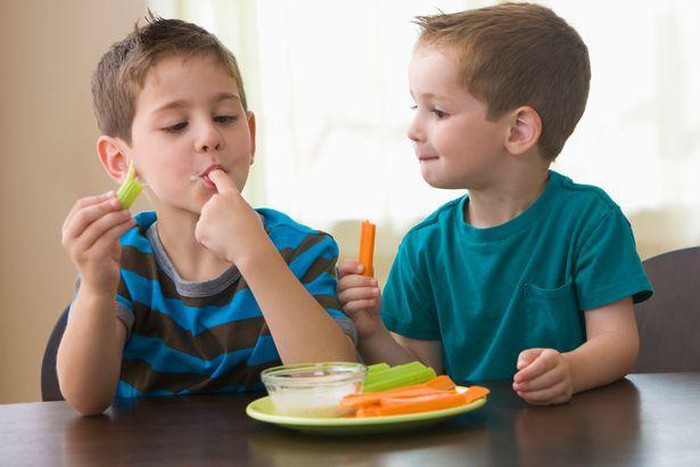 5 tuyệt chiêu 'trị' trẻ lười ăn rau quả