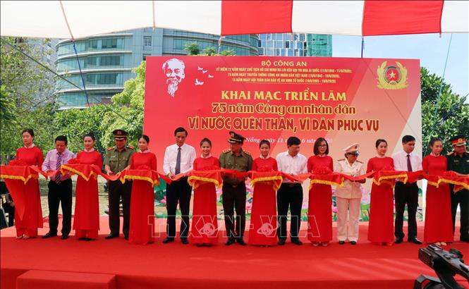 Khai mạc Triển lãm '75 năm Công an nhân dân - vì nước quên thân, vì dân phục vụ'