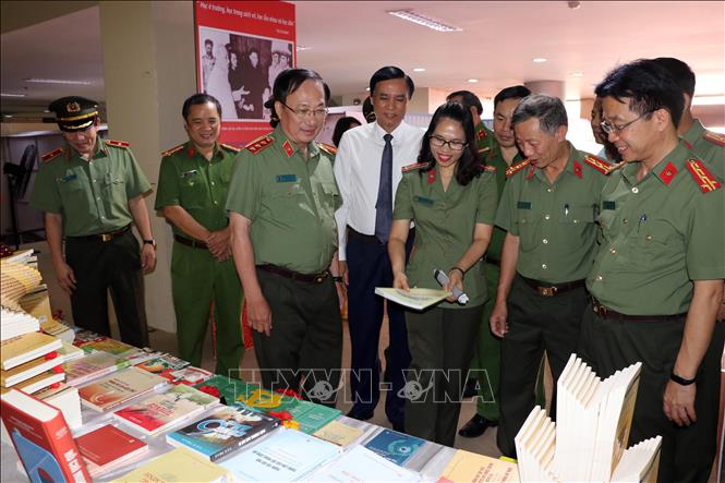 Khai mạc Triển lãm '75 năm Công an nhân dân - vì nước quên thân, vì dân phục vụ'