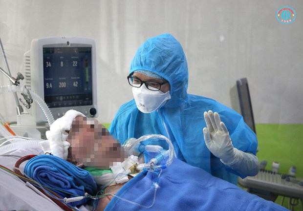 Bệnh nhân phi công người Anh đã có thể giao tiếp tốt được bằng lời nói
