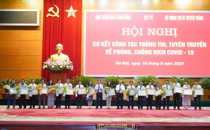 Thủ tướng mong muốn báo chí lan tỏa năng lượng tích cực trong xã hội