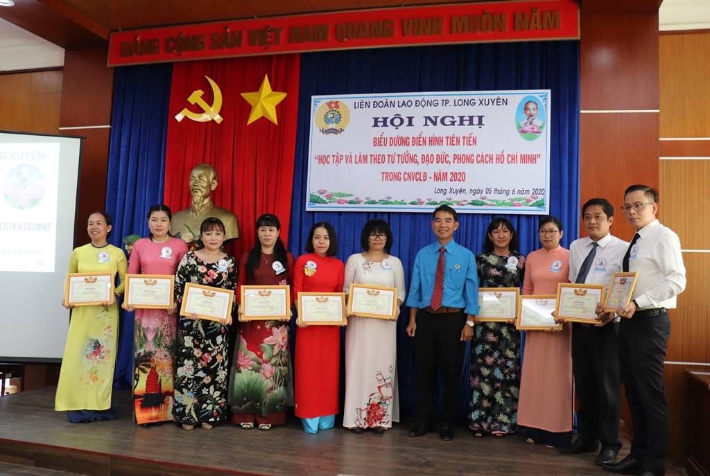 Những điển hình thi đua tiêu biểu của TP. Long Xuyên