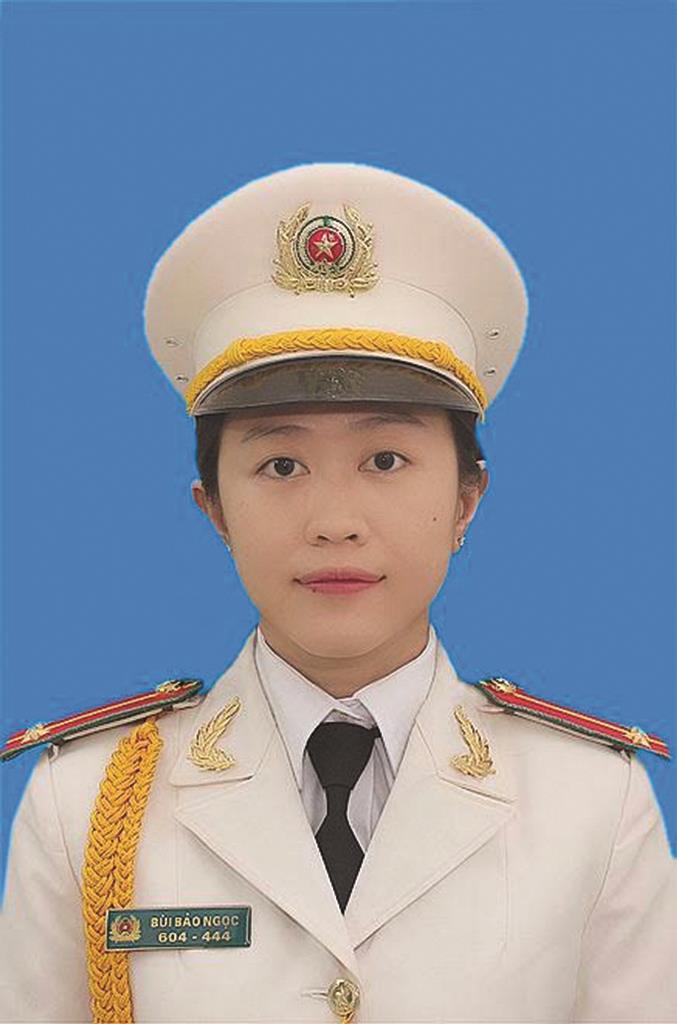 Nữ trung úy tiêu biểu trong học tập và làm theo Bác