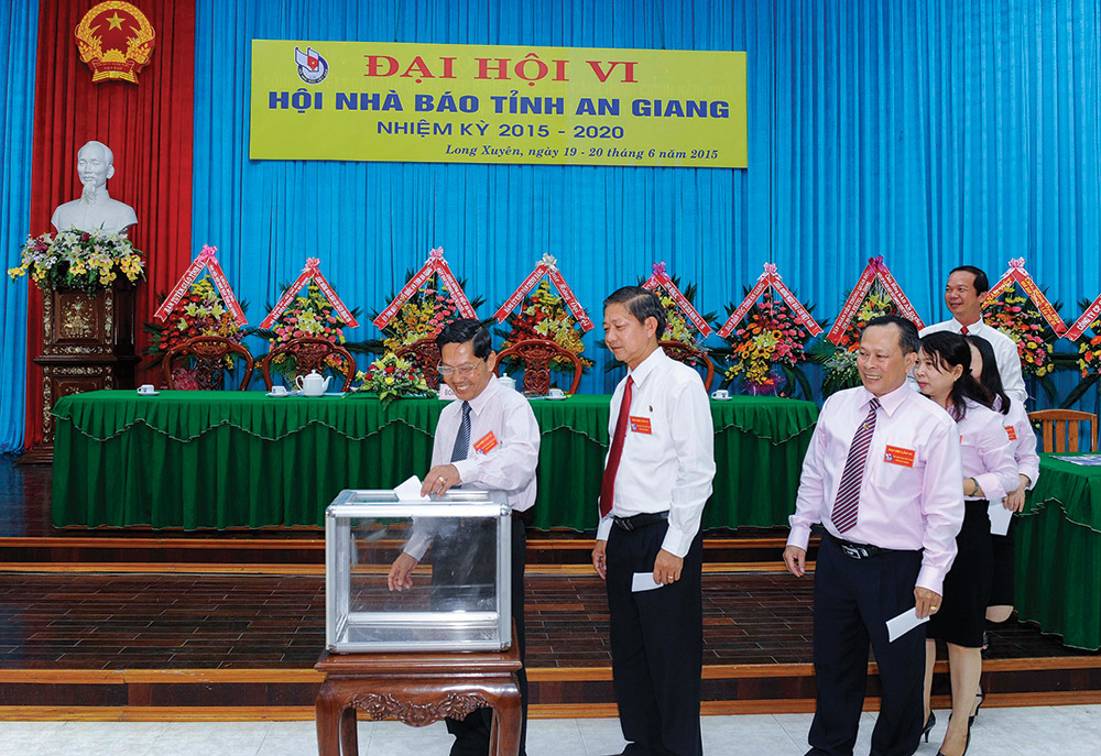 Chào mừng Đại hội lần thứ VII Hội Nhà báo Việt Nam tỉnh An Giang, nhiệm kỳ 2020-2025