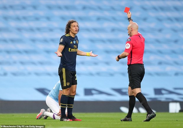 Man City đánh bại Arsenal trong ngày Premier League trở lại