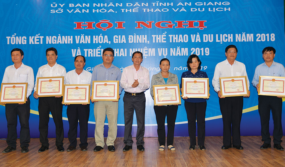 Đoàn kết, dân chủ, năng động, sáng tạo, kỷ cương, hoạt động hiệu quả, tổ chức vững mạnh