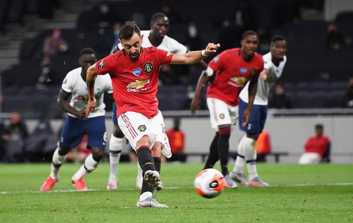 Tottenham hòa nghẹt thở Man United, Pogba tạo dấu ấn ngày trở lại