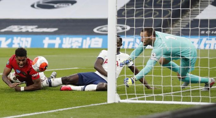 Tottenham hòa nghẹt thở Man United, Pogba tạo dấu ấn ngày trở lại