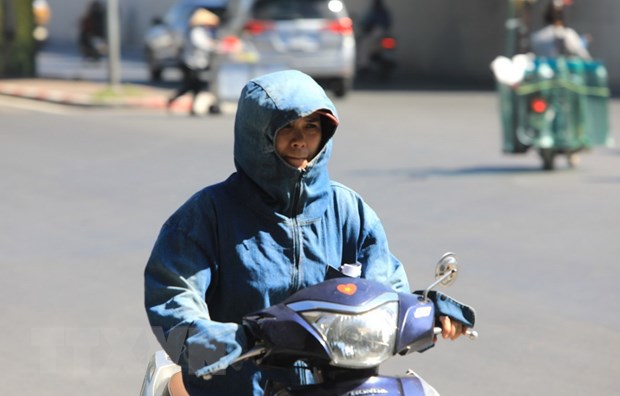 Bắc Bộ, Trung Bộ ngày nắng gắt, tối và đêm có mưa dông kèm lốc
