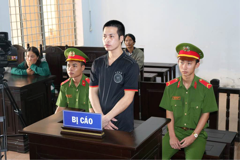 Mua bán trái phép chất ma túy lãnh án 7 năm tù giam