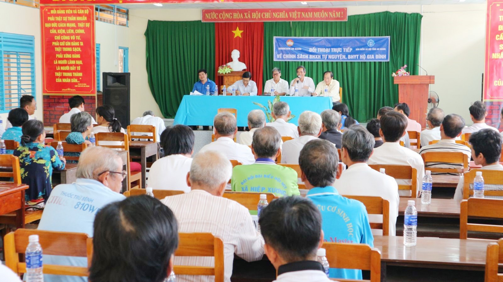 Vận động nông dân giỏi, doanh nhân nông thôn tham gia BHXH tự nguyện, BHYT hộ gia đình