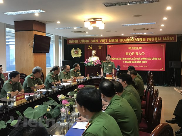 ''Biến tướng vay qua app với lãi suất cao thực chất là tín dụng đen''